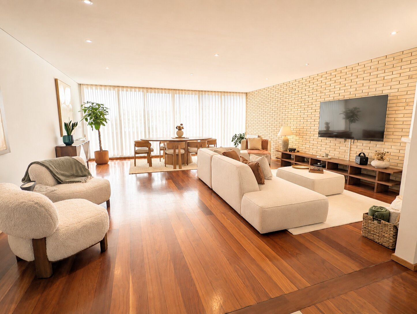Stylish Coastal Home Lavra
